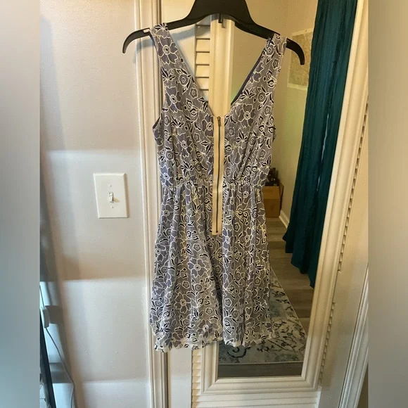 Blue lace mini dress - Picture 2 of 3